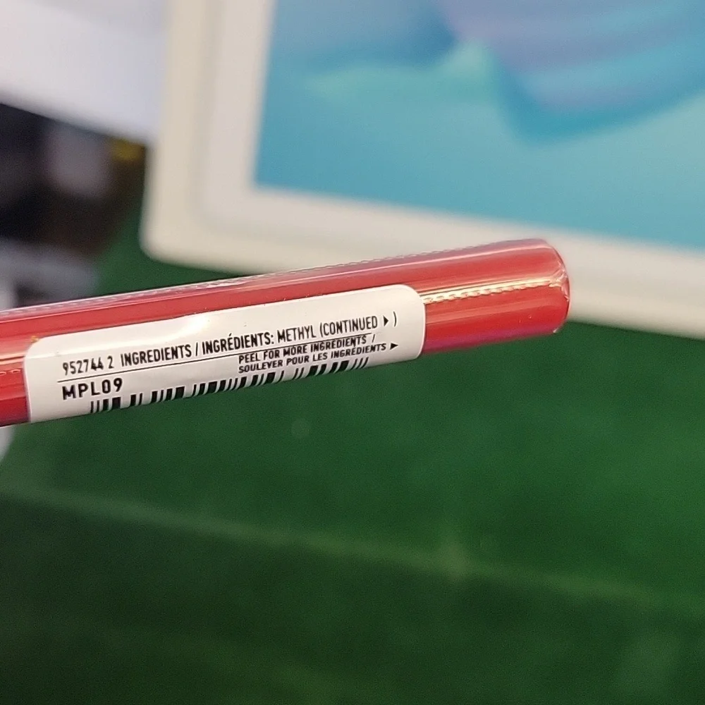 NYX MPL09 Ruby Red Lip Retractable Liner 0.31g New Sealed Pencil